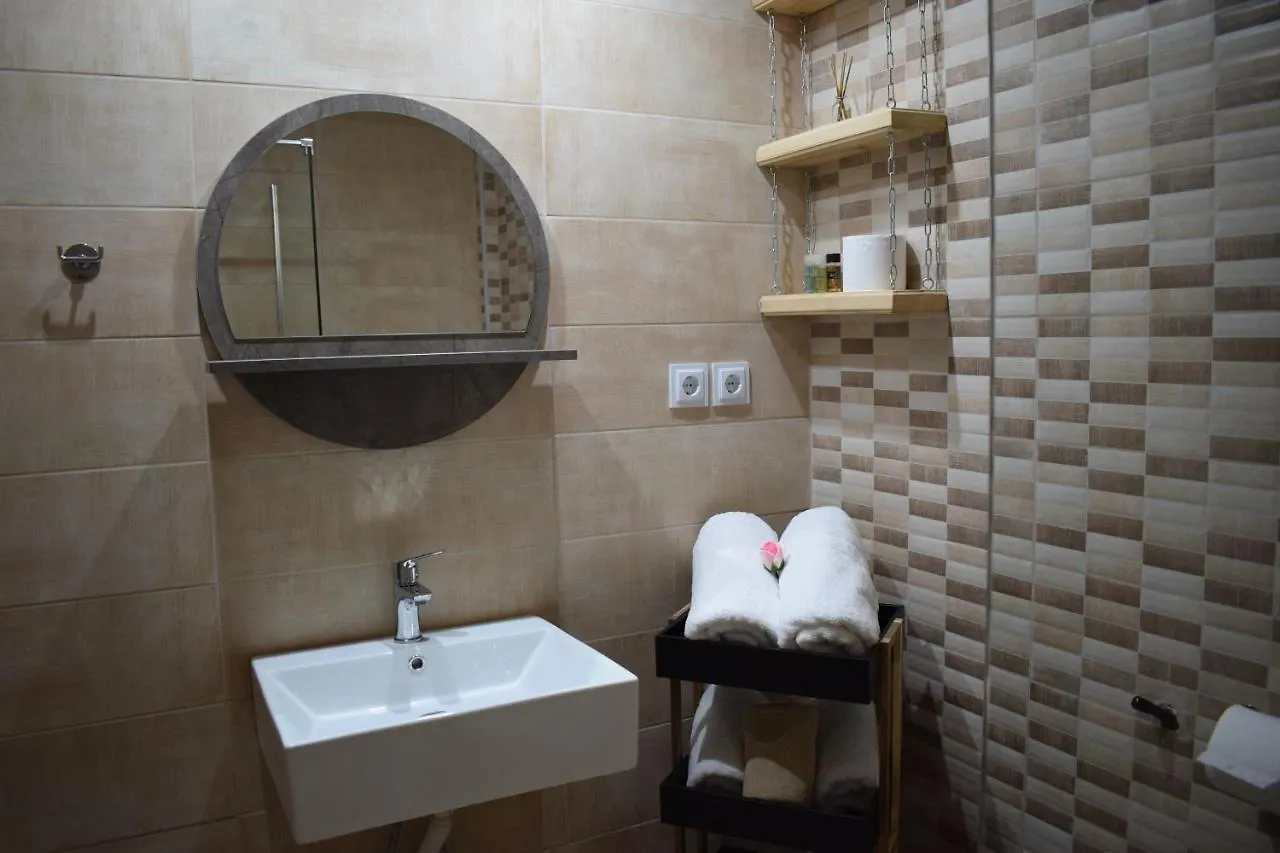 Mamo Thessaloniki Studios 0*,  Grecia